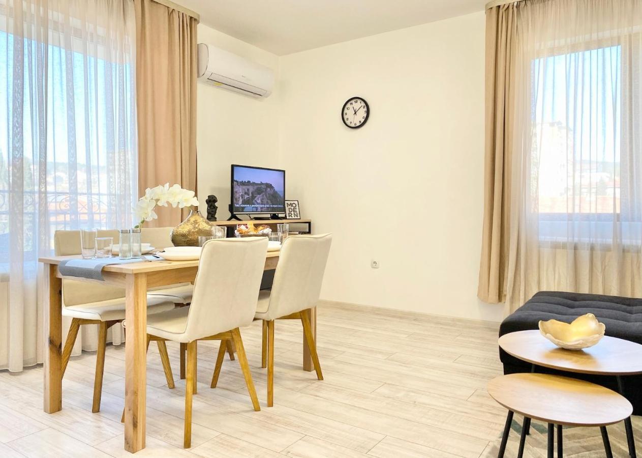 Central Apartment For 4 Guests Next To State Opera Stara Zagora Luaran gambar